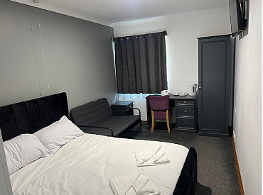 TRIPLE ROOMS